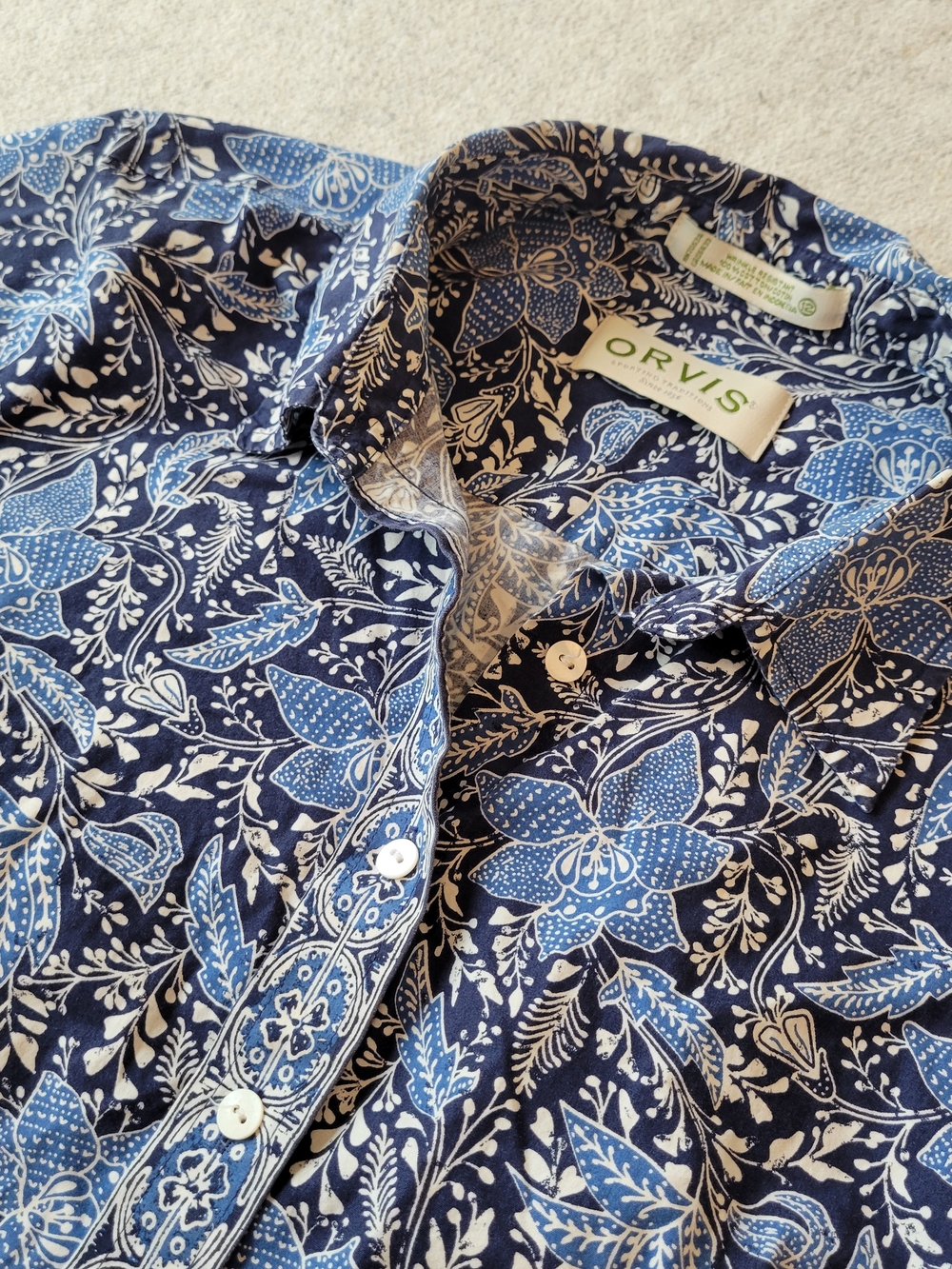 Orvis Shirt Women's Size 14 Blue Floral Wrinkle Resistant Button Up Long Sleeve‎